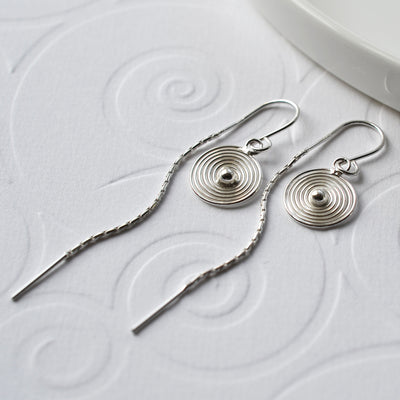 ME364 Silver Spiral Pull Through Chain Earrings 2