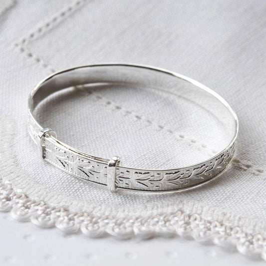 MC186 SILVERBABYCHRISTENINGBANGLE 001