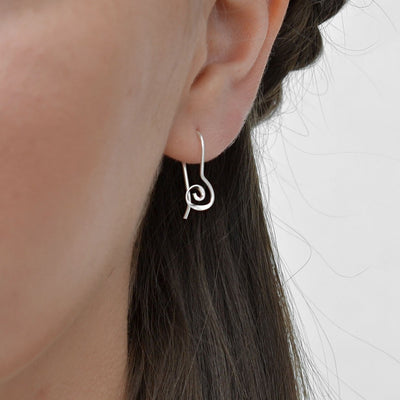 MS1155E EAR SHOT 900X900