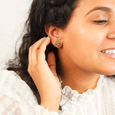 MS1221G GOLD PLATED SILVER PAW PRINT STUDS MODEL 1
