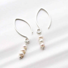 ML793 STERLING SILVER TRIPLE PEARL DROP EARRINGS 2