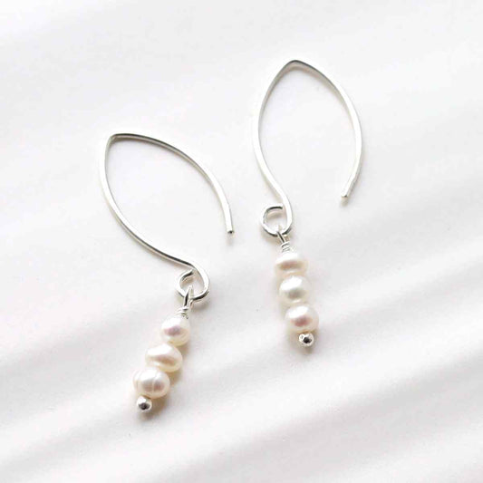 ML793 STERLING SILVER TRIPLE PEARL DROP EARRINGS 2