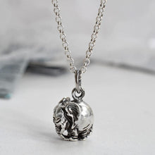 MC206P STERLINGSILVERELEPHANTNECKLACE 004