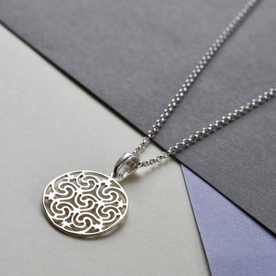 quanticum geometric necklace