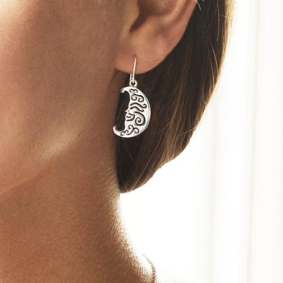 MF490E EAR SHOT 900X900