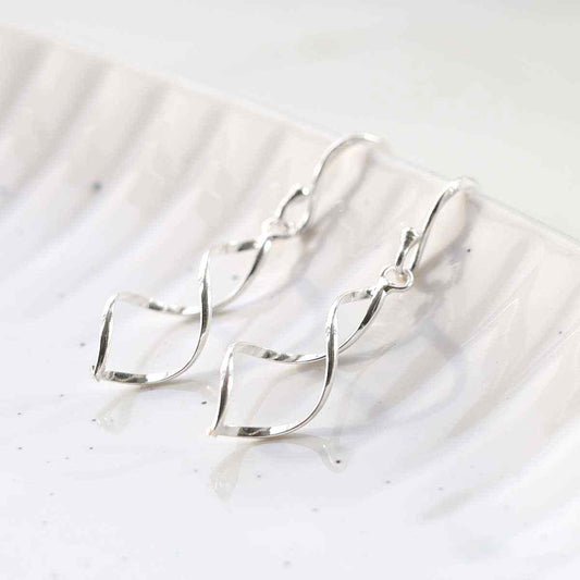 ME394 STERLING SILVER DANGLY SIMPLE TWIST EARRINGS 2