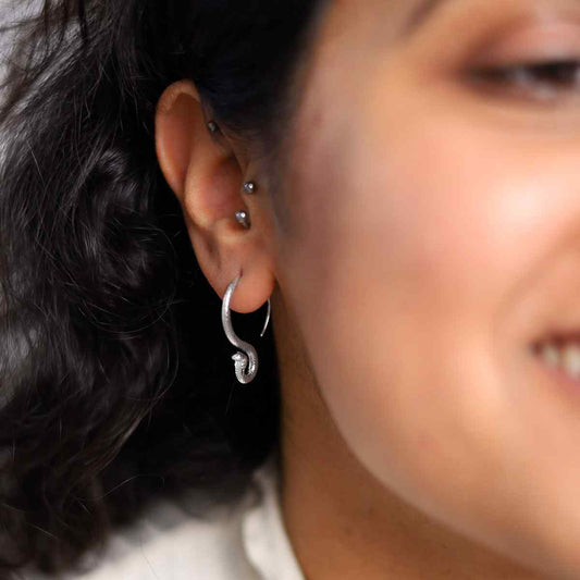 ML805 STERLING SILVER COBRA DROP EARRINGS MODEL