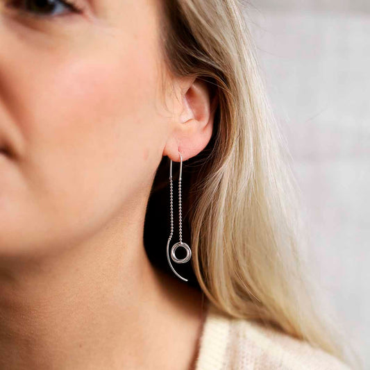 ML796 Sterling Silver Simple Rings Threader Earrings Model