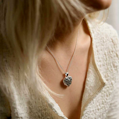 MR1111 Sterling Silver Fleur De Lis Locket Model