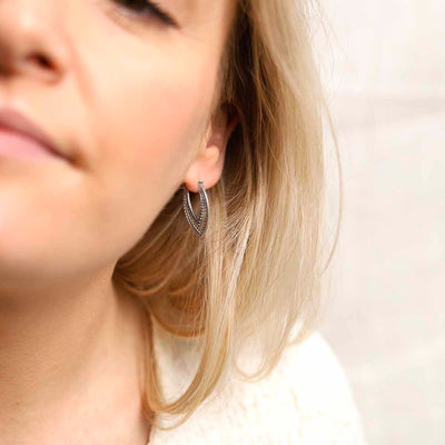 ml823 Sterling Silver Beaded Leaf Hoop Earrings model