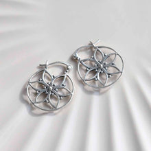 ML802 Sterling Silver Flora Hoop Earrings 1