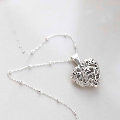 MR1111 Sterling Silver Fleur De Lis Locket 1