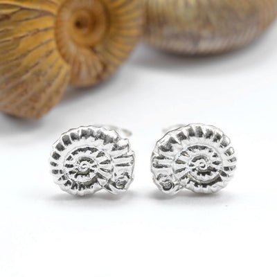 MA40E SILVERAMMONITESTUDEARRINGS 004