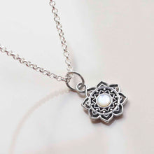 ML820M Sterling Silver Mother of Pearl Moroccan Flower Necklace 3