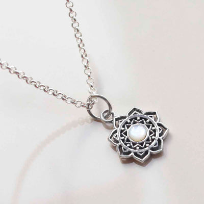ML820M Sterling Silver Mother of Pearl Moroccan Flower Necklace 3