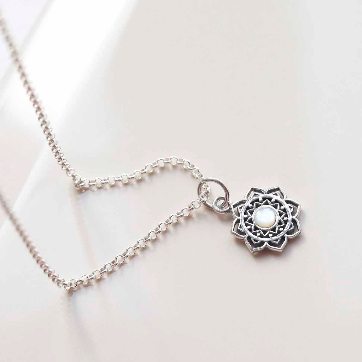 Sterling Silver Mother of Pearl Moroccan Flower Necklace