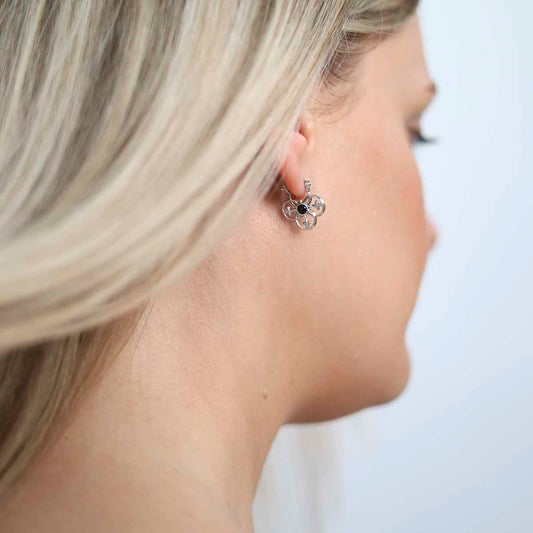 ML788o Sterling Silver Onyx Royal Hoop Earrings Model