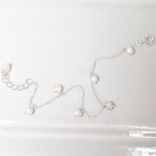 MK818B Sterling Silver String of Pearls Bracelet. 3