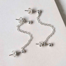 ME535 Sterling Silver Helix Chain Stud Earrings 1