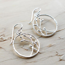 MJ0309E Silver Bud Loop Earrings