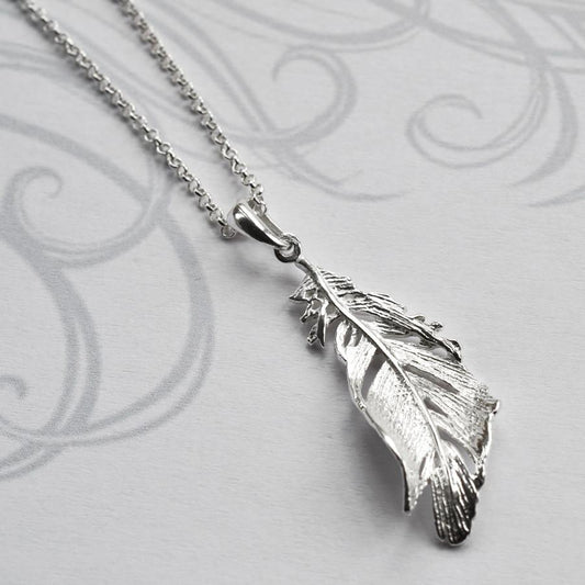 MJ0299N Silver Soft Feather Necklace 1 da92f7a2 1cff 420c 9562 eff56624531b