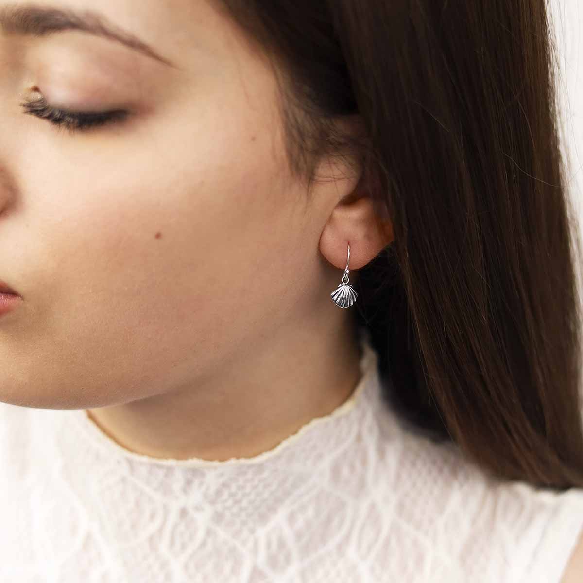 Sterling Silver Clam Shell Dangly Earrings