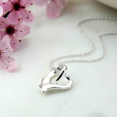 heart necklace 1200x1200 6e42dcc7 38d0 48f4 86e3 8a228f949e25