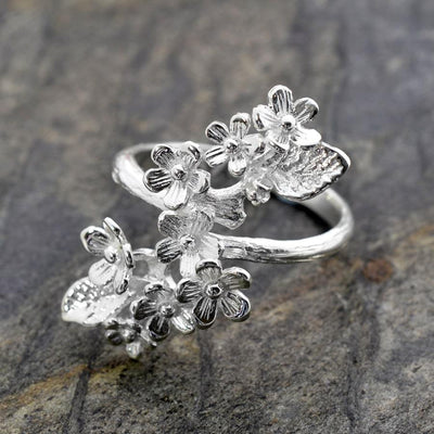 MB081R SILVERFORGETMENOTCLUSTERRING 002