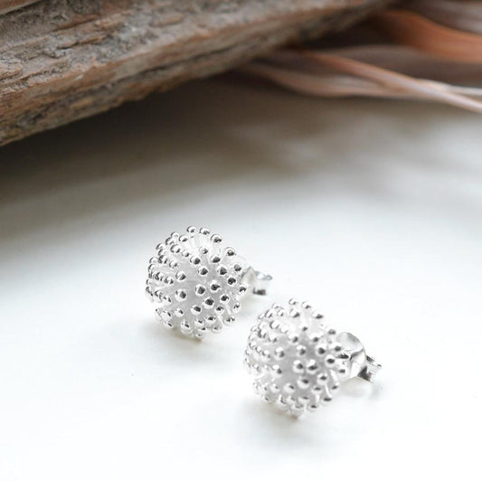 spiky stud 1