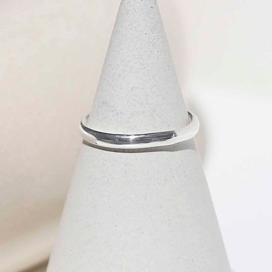 ML750 Sterling Silver Round Midi Ring 3