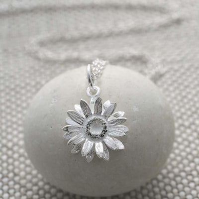 MJ0078N Silver Daisy Necklace 1