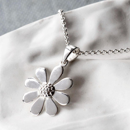 Silver Contemporary Daisy Necklace MJ0242 2