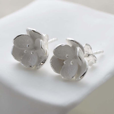 MJ0051E Silver blossom stud earrings 3