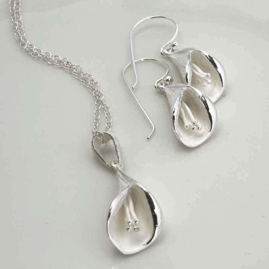 MJ0075S Silver Calla Lily necklace and Earring Set icing sugar finish