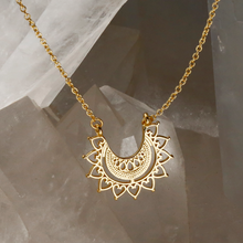 Goldplatedsterlingsilvermarrakechaffairnecklaceoncrystal2