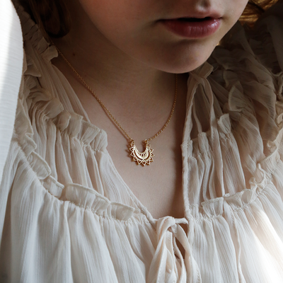 Goldplatedsterlingsilvermarrakechaffairnecklaceonmodel