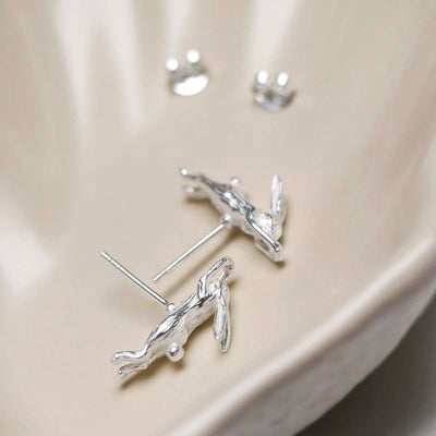 MB197E_Sterling Silver Leaping Hare Stud Earrings_4