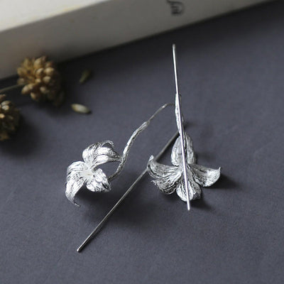 MB201E OVERSIZEDSTERLINGSILVERLILYDROPEARRINGS 004