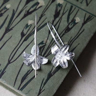 MB201E OVERSIZEDSTERLINGSILVERLILYDROPEARRINGS 005