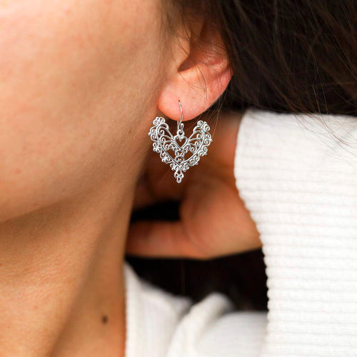 ME506_Sterling Silver Dangly Lace Heart Earrings_model 2
