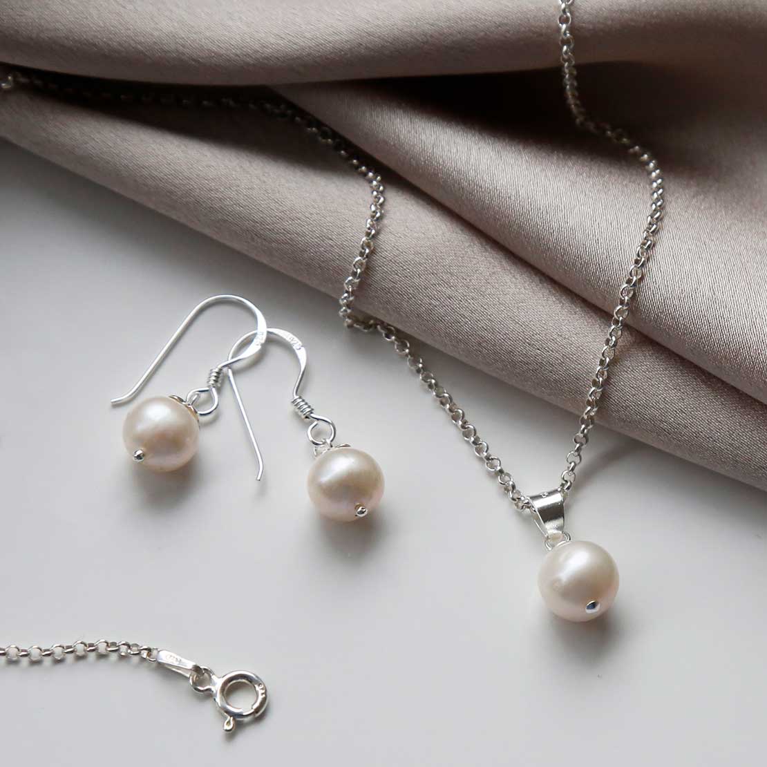 Sterling Silver Round Pearl Pendant Necklace