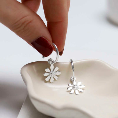 MZB92_Sterling Silver Daisy Stud Hoops_4