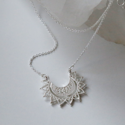 Sterlingsilvermarrakechaffairnecklaceonwhitebackground
