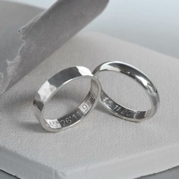 HAMMERED AND PLAIN RING ENGRAVING 1 900x900