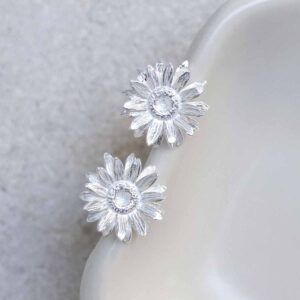 Sterling Silver Daisy Stud Earrings jewellery dish