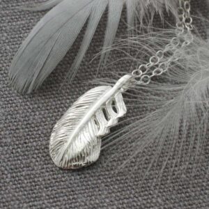 Silver short feather pendant necklace