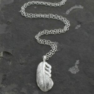 Silver short feather pendant necklace