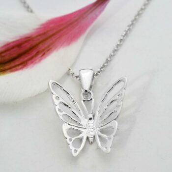 MB095P MEDIUMSILVERBUTTERFLYNECKLACE 002