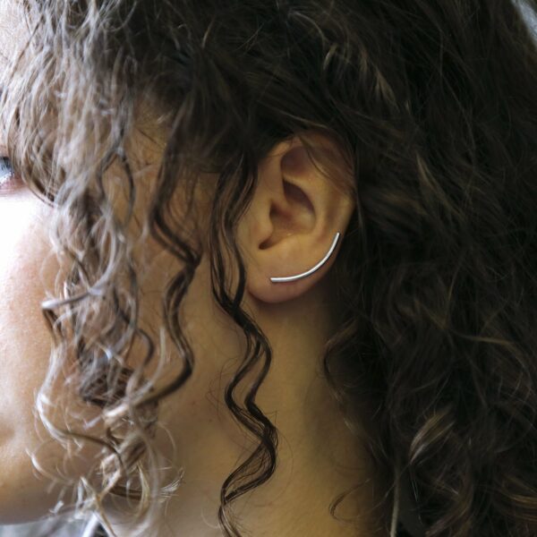MB179 STERLINGSILVERCURVEDBARCLIMBER 005