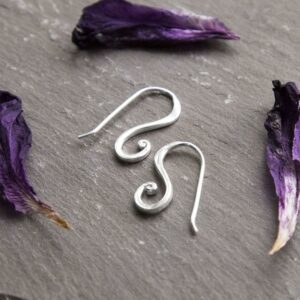 Silver simple curled earrings